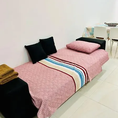 Cozy 1-br Close To The Seaside